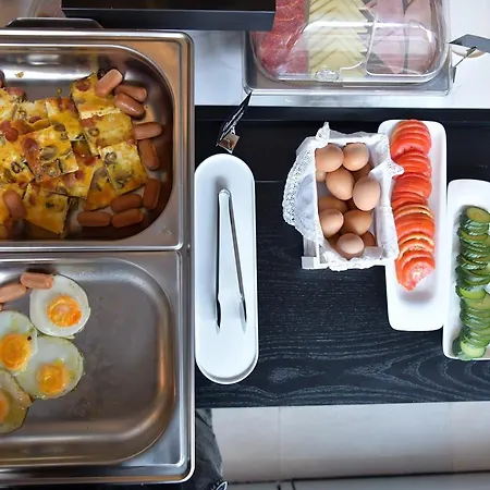 Retro Luxury Olympiakí Aktí