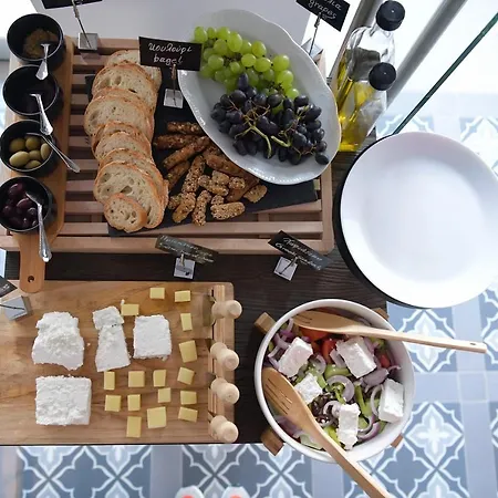 Retro Luxury 3* Olympiakí Aktí