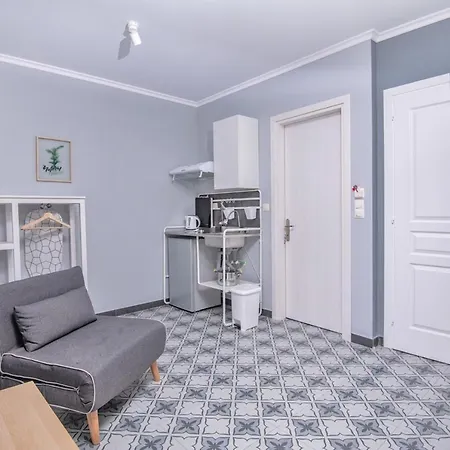 아파트호텔 Retro Luxury Olympiakí Aktí