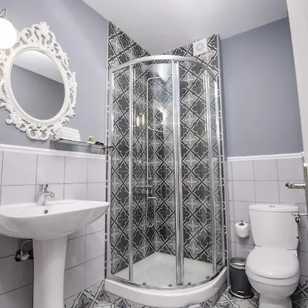 Hotel apartamentowy Retro Luxury Olympiakí Aktí