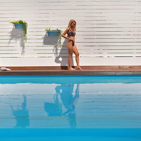 Retro Luxury 아파트호텔 3*