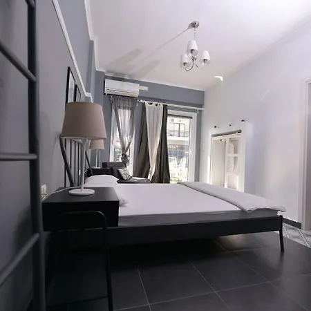 Hotel apartamentowy Retro Luxury Olympiakí Aktí