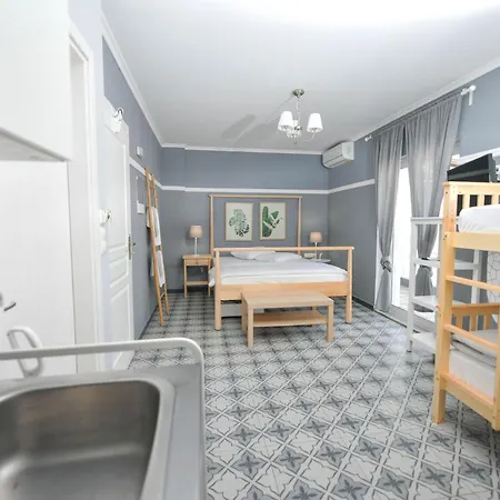 Retro Luxury 3* Olympiakí Aktí