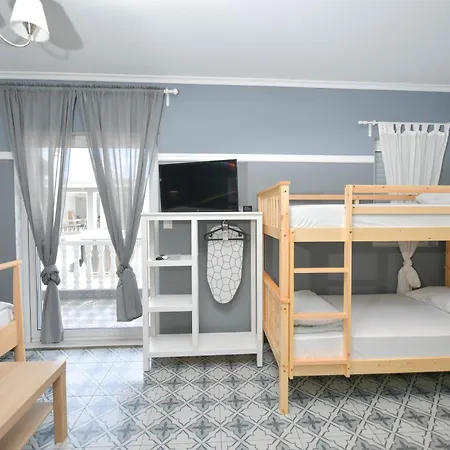 Retro Luxury 아파트호텔 3*