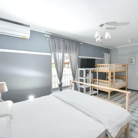 아파트호텔 Retro Luxury Olympiakí Aktí