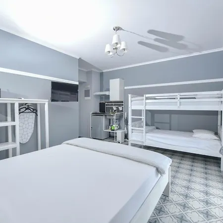 Retro Luxury Olympiakí Aktí