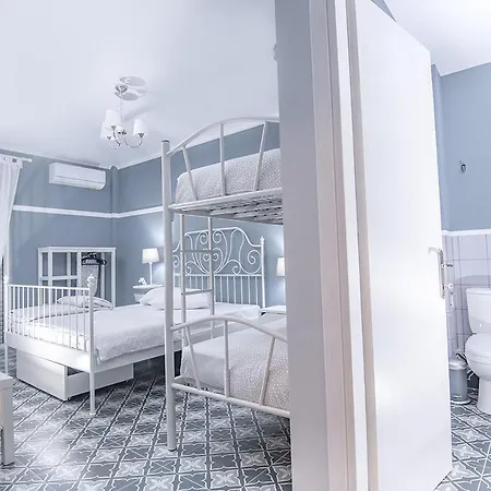 Retro Luxury 3* Olympiakí Aktí