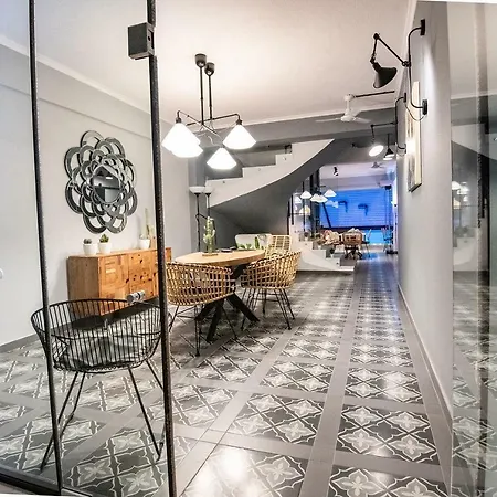 Retro Luxury Olympiakí Aktí