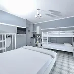 Retro Luxury Olympiakí Aktí