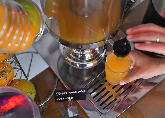 Retro Luxury 3* Olympiakí Aktí