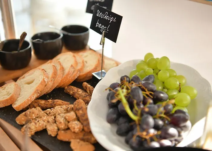 Retro Luxury Apartahotel 3*