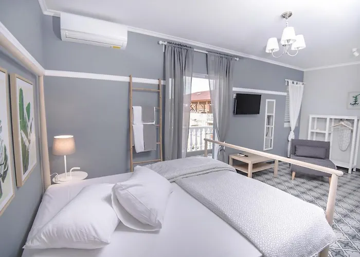 Retro Luxury 3* Olympiakí Aktí